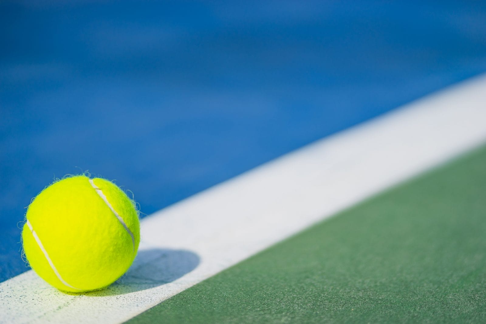 Padel pallo kentällä